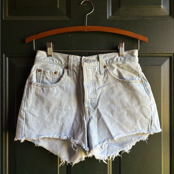 Levi’s 501 Light Wash Shorts - Picture 1 of 3